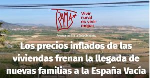imagen de las vistas de una casa de pueblo con el titular de una noticia que habla sobre la dificultad de encontrar vivienda en el mundo rural